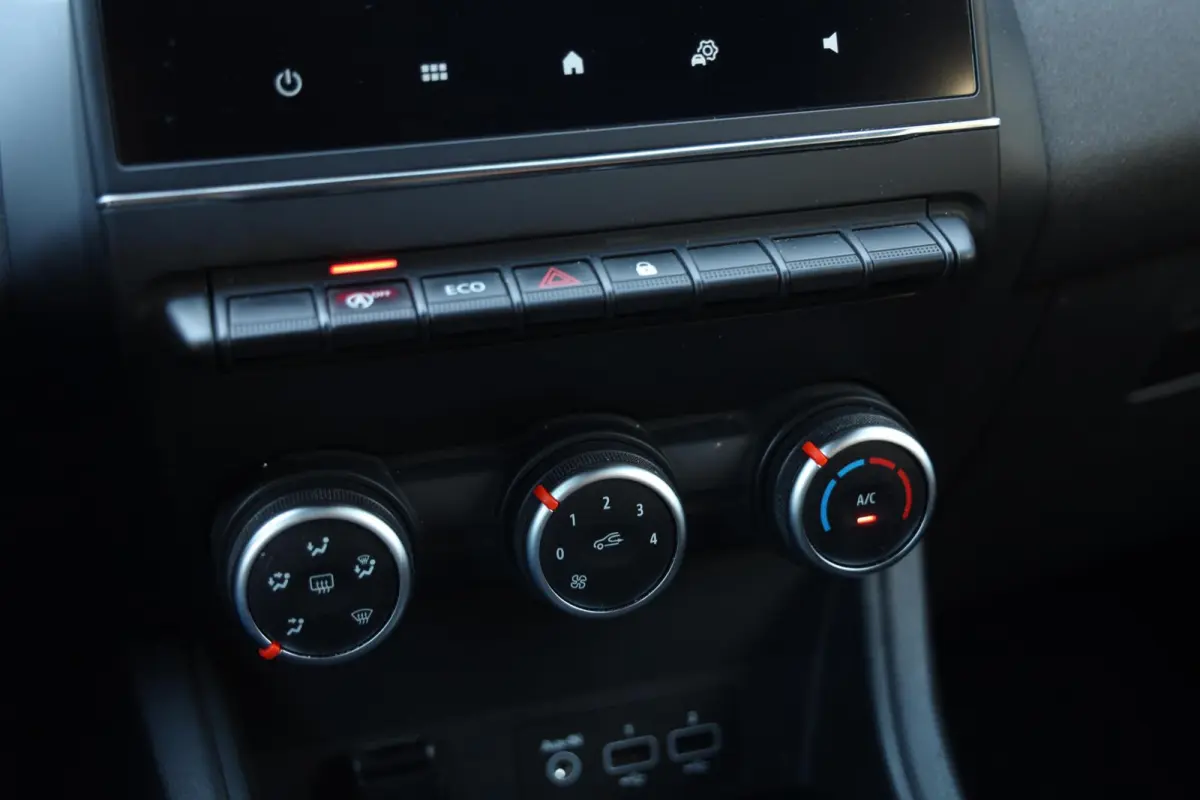 1.3 TCe 140 Zen Achteruitrijcamera Airco Cruise CarPlay Trekhaak 1e Eigenaar Getint glas NL-Auto!