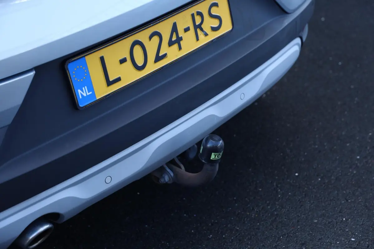 1.3 TCe 140 Zen Achteruitrijcamera Airco Cruise CarPlay Trekhaak 1e Eigenaar Getint glas NL-Auto!