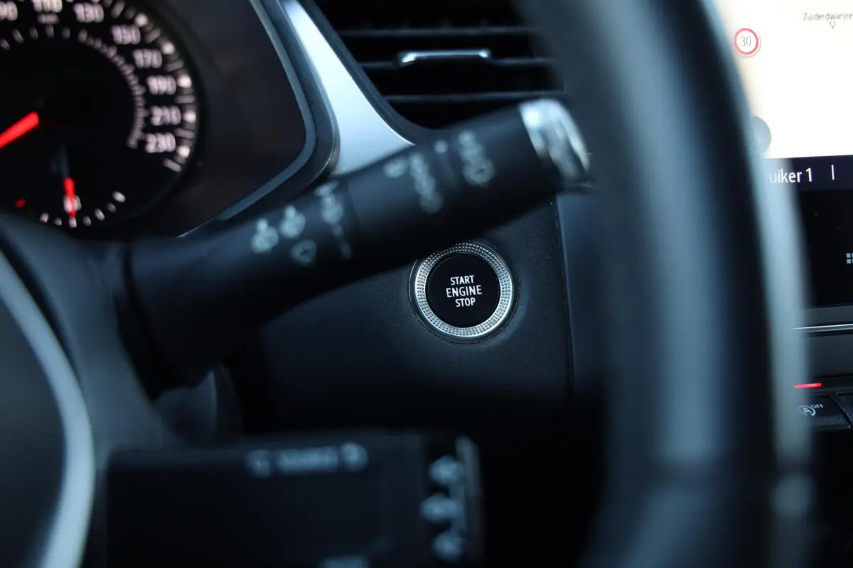 1.3 TCe 140 Zen Achteruitrijcamera Airco Cruise CarPlay Trekhaak 1e Eigenaar Getint glas NL-Auto!