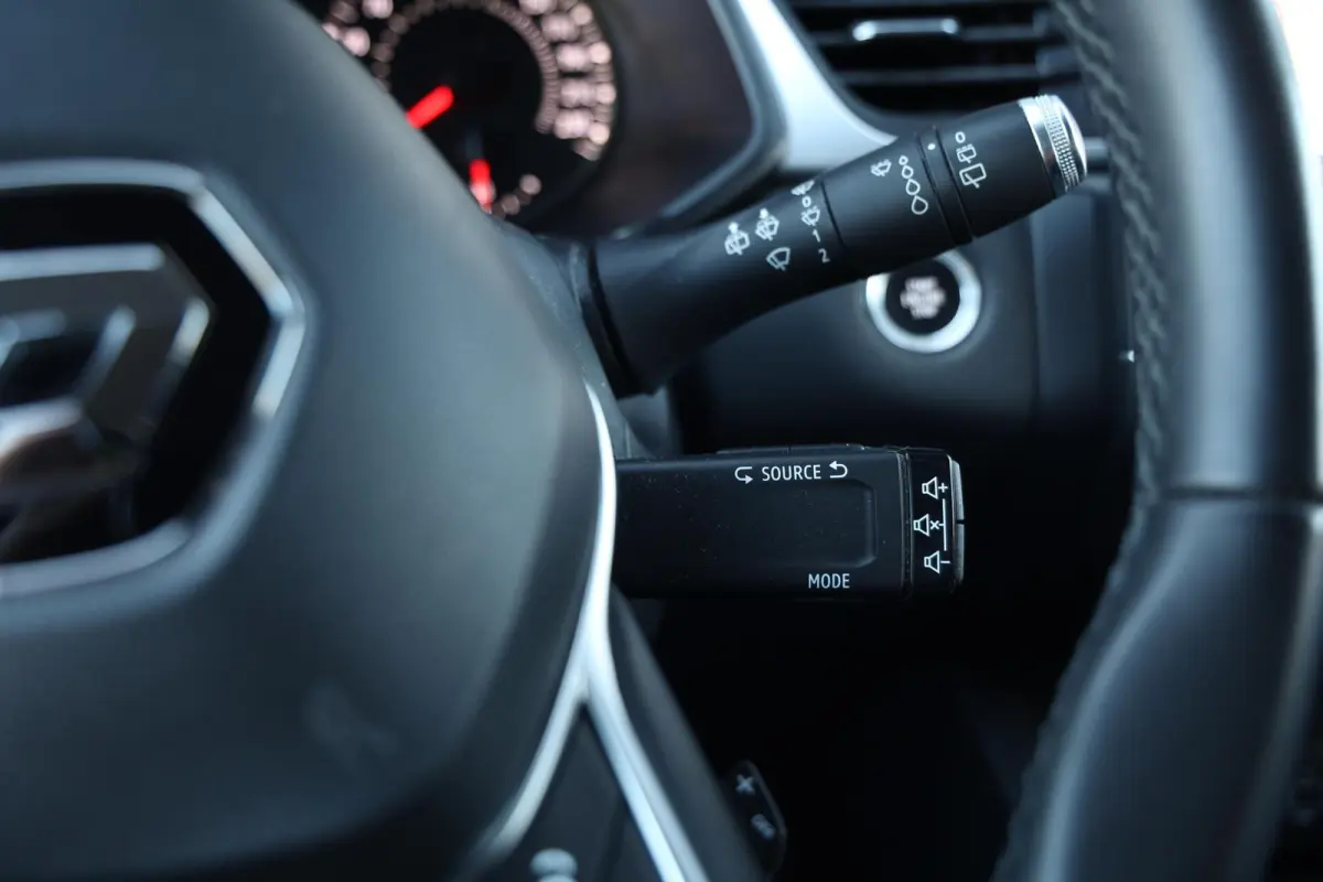 1.3 TCe 140 Zen Achteruitrijcamera Airco Cruise CarPlay Trekhaak 1e Eigenaar Getint glas NL-Auto!