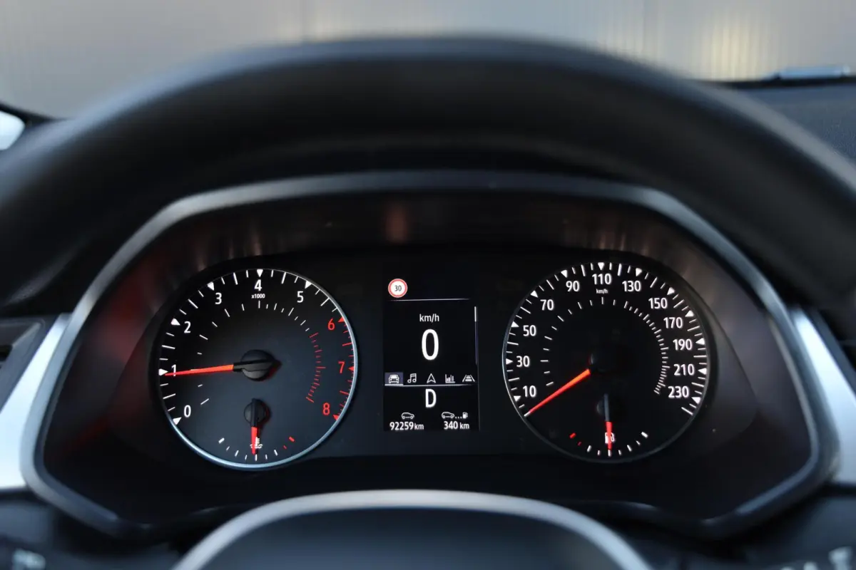1.3 TCe 140 Zen Achteruitrijcamera Airco Cruise CarPlay Trekhaak 1e Eigenaar Getint glas NL-Auto!