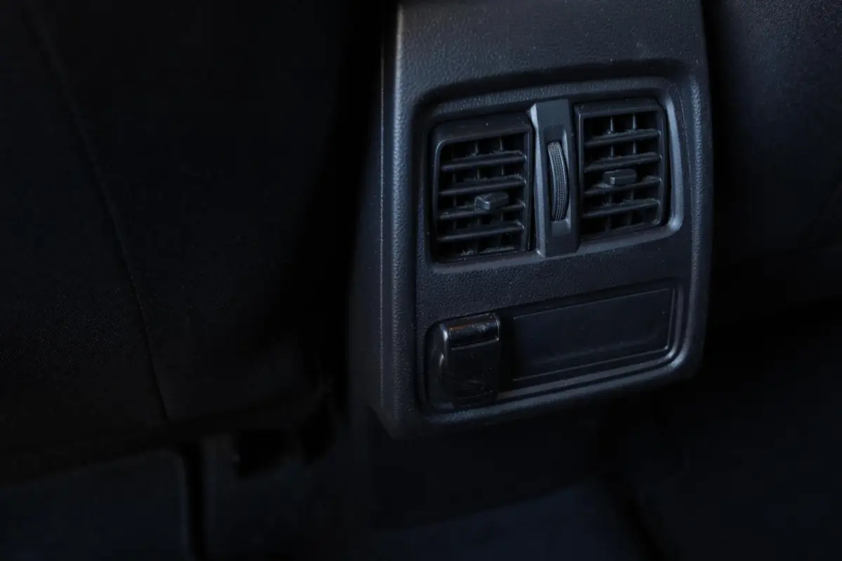 1.3 TCe 140 Zen Achteruitrijcamera Airco Cruise CarPlay Trekhaak 1e Eigenaar Getint glas NL-Auto!