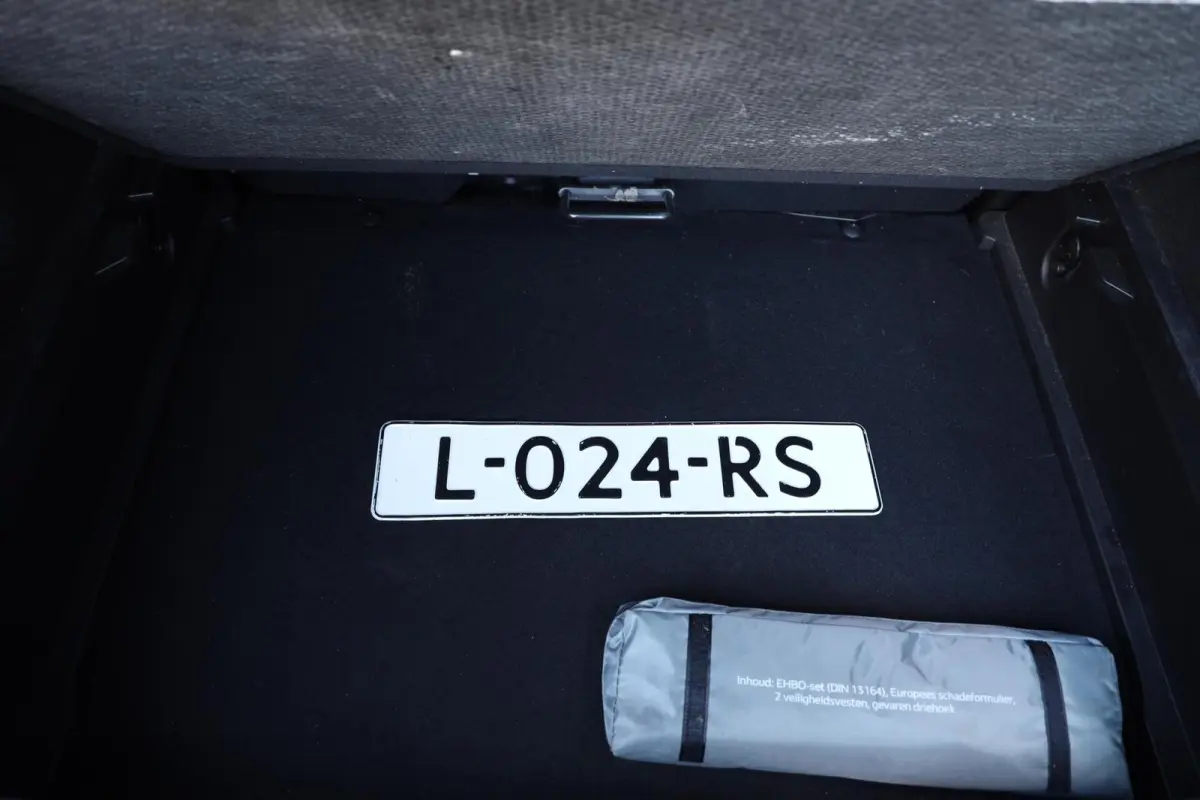 1.3 TCe 140 Zen Achteruitrijcamera Airco Cruise CarPlay Trekhaak 1e Eigenaar Getint glas NL-Auto!