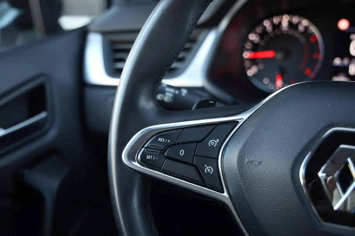 1.3 TCe 140 Zen Achteruitrijcamera Airco Cruise CarPlay Trekhaak 1e Eigenaar Getint glas NL-Auto!
