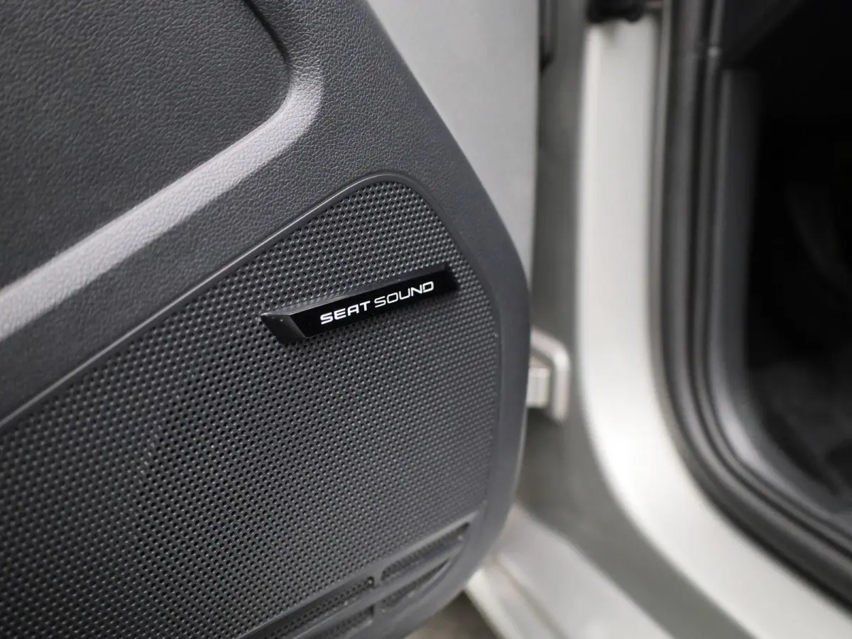 1.0 Sport Connect | Panoramadak | Parkeersensoren | Airco | Cruise Control |