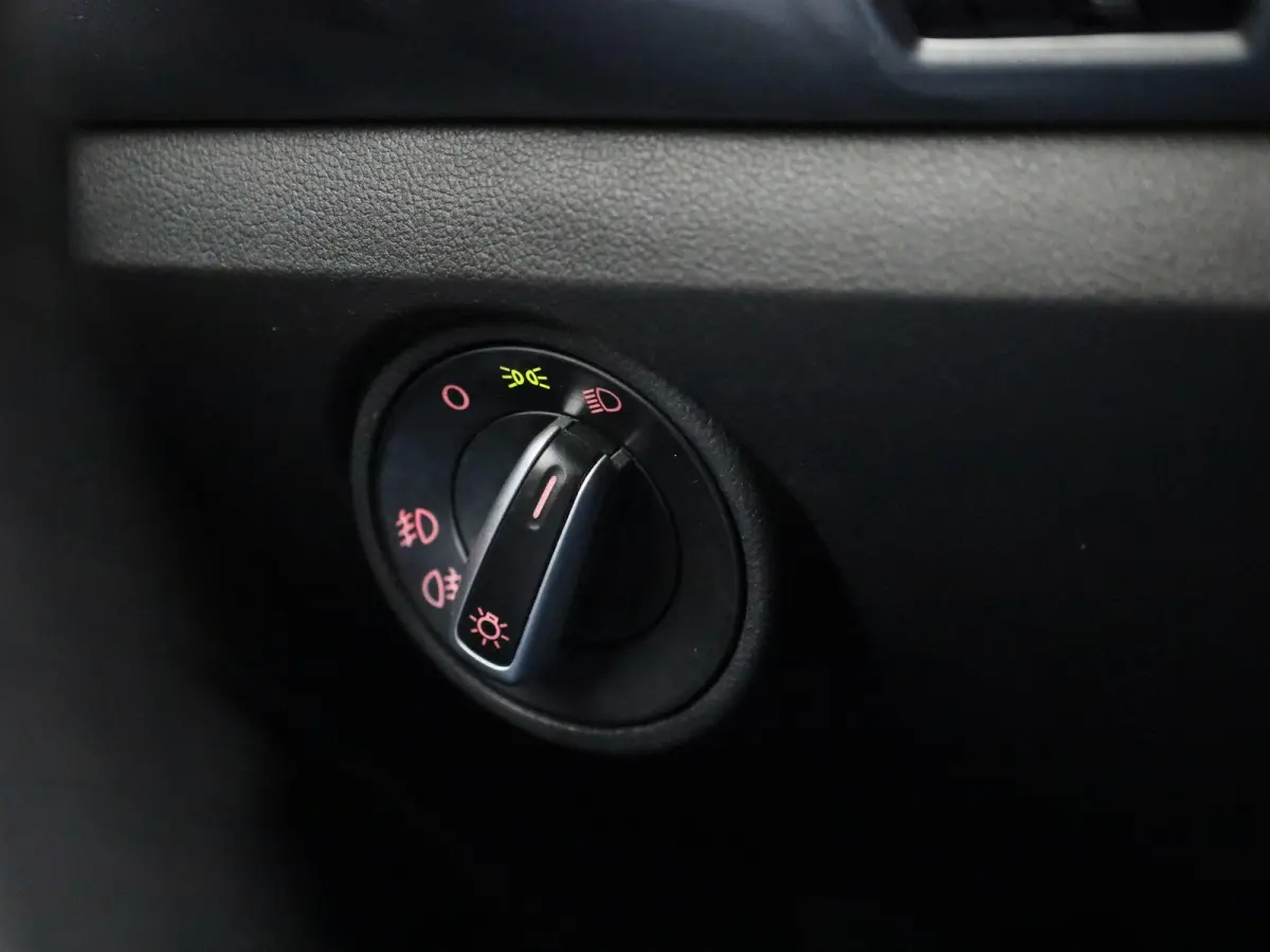 1.0 Sport Connect | Panoramadak | Parkeersensoren | Airco | Cruise Control |