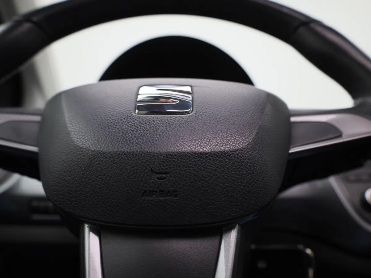 1.0 Sport Connect | Panoramadak | Parkeersensoren | Airco | Cruise Control |