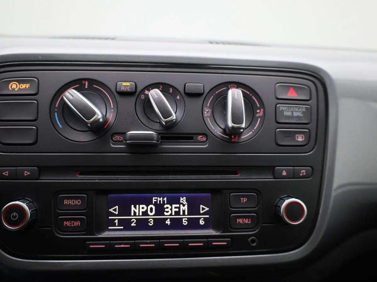 1.0 Sport Connect | Panoramadak | Parkeersensoren | Airco | Cruise Control |