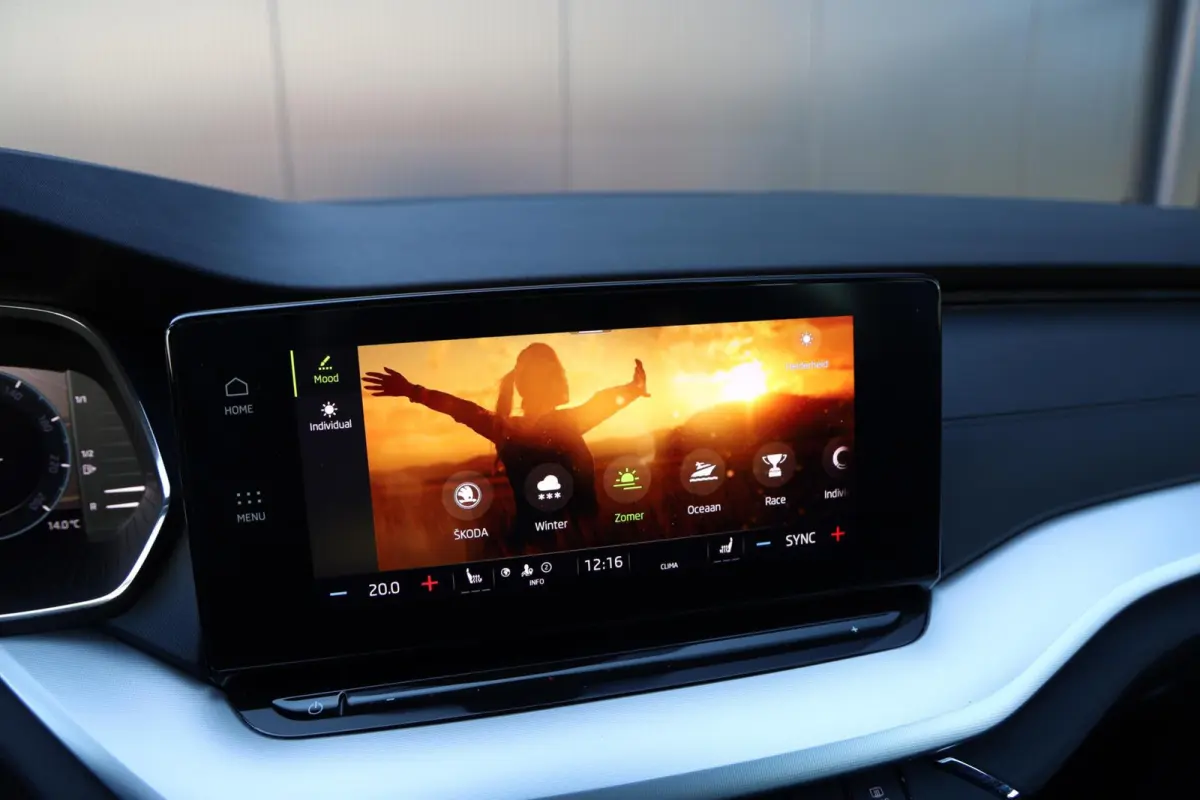 1.0 TSI 110pk Sport Business Stoelverwarming Trekhaak 1e Eigenaar Clima Cruise NL-Auto!