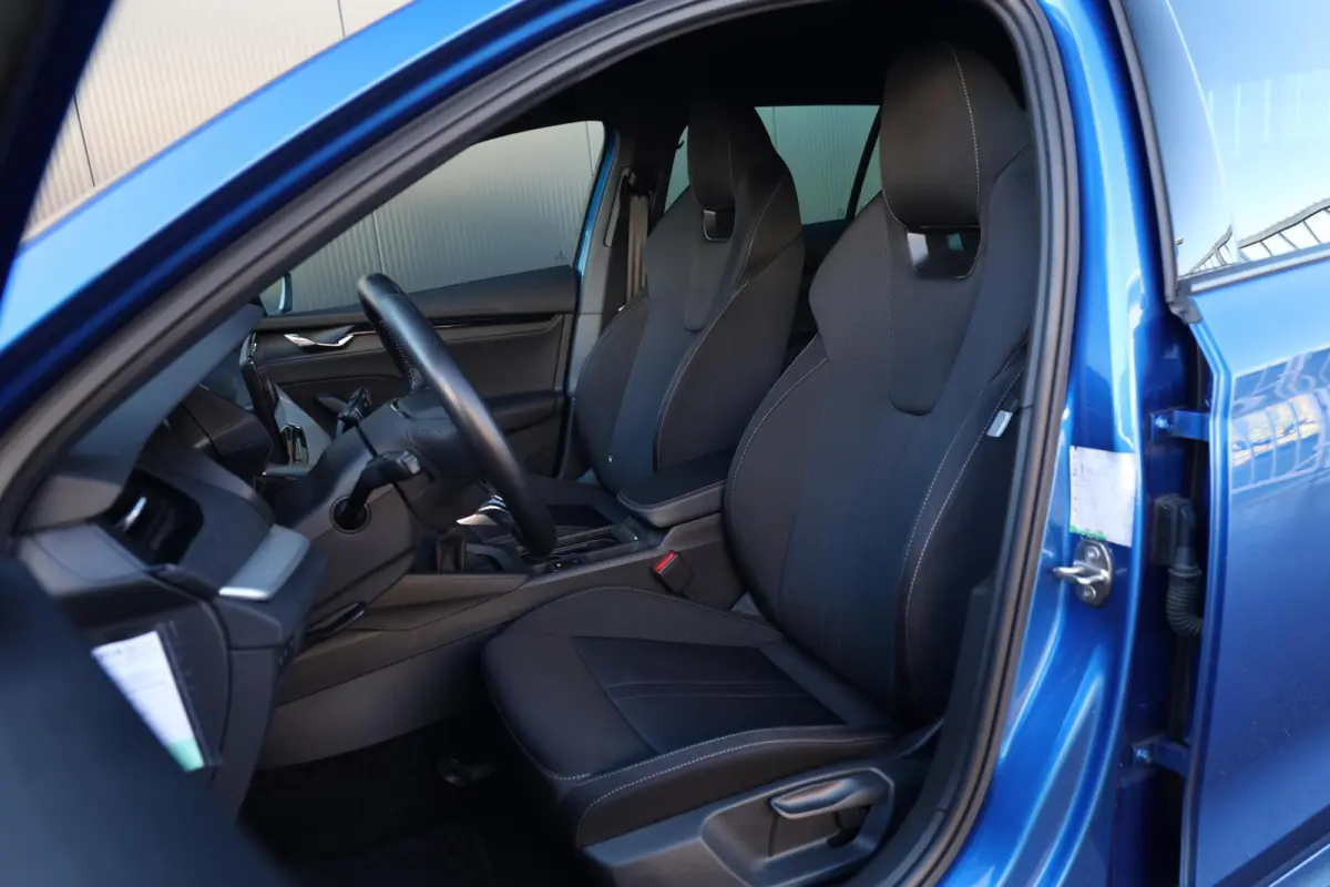 1.0 TSI 110pk Sport Business Stoelverwarming Trekhaak 1e Eigenaar Clima Cruise NL-Auto!