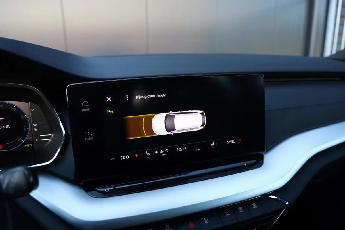 1.0 TSI 110pk Sport Business Stoelverwarming Trekhaak 1e Eigenaar Clima Cruise NL-Auto!