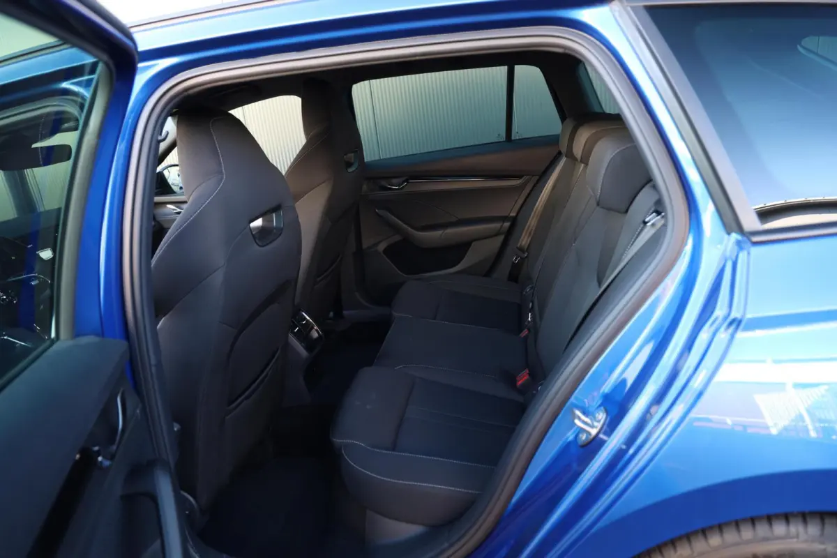 1.0 TSI 110pk Sport Business Stoelverwarming Trekhaak 1e Eigenaar Clima Cruise NL-Auto!