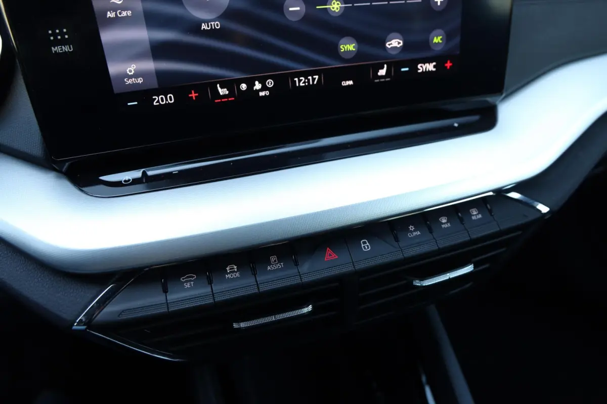 1.0 TSI 110pk Sport Business Stoelverwarming Trekhaak 1e Eigenaar Clima Cruise NL-Auto!