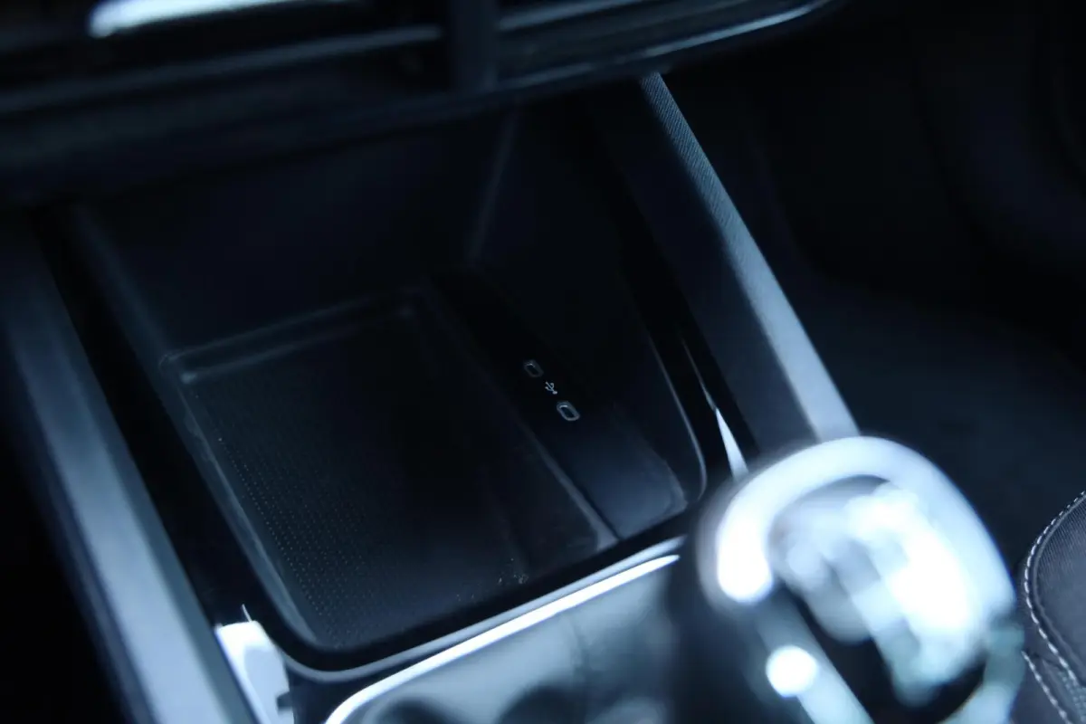 1.0 TSI 110pk Sport Business Stoelverwarming Trekhaak 1e Eigenaar Clima Cruise NL-Auto!