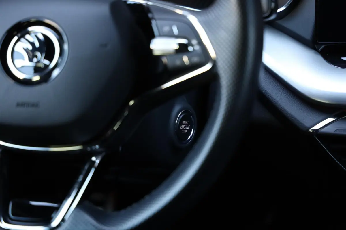 1.0 TSI 110pk Sport Business Stoelverwarming Trekhaak 1e Eigenaar Clima Cruise NL-Auto!