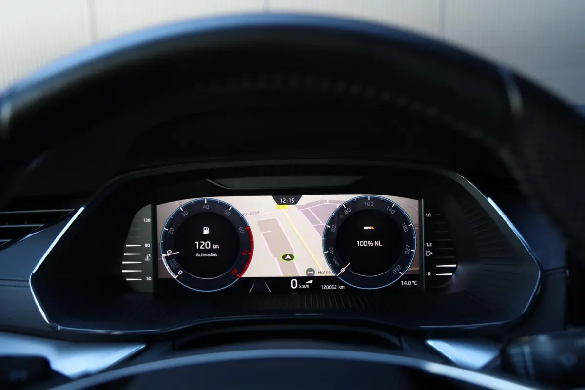 1.0 TSI 110pk Sport Business Stoelverwarming Trekhaak 1e Eigenaar Clima Cruise NL-Auto!