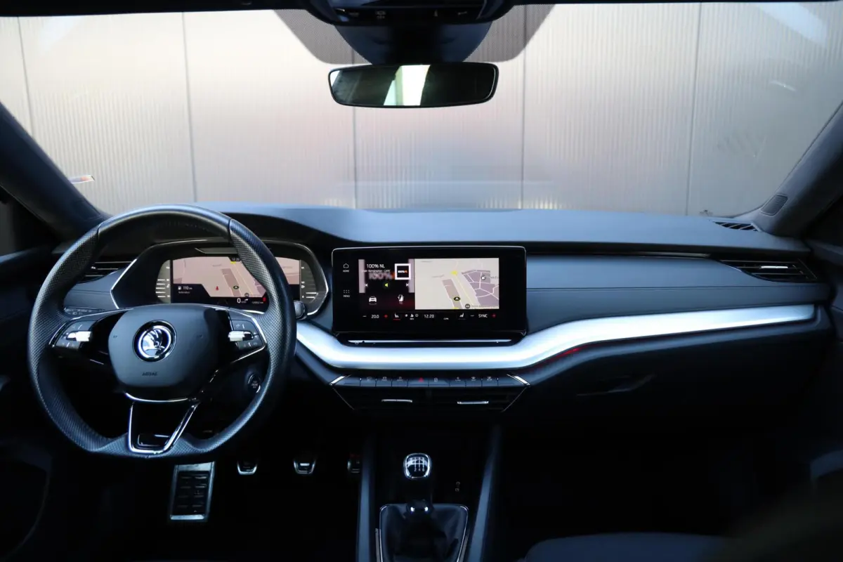 1.0 TSI 110pk Sport Business Stoelverwarming Trekhaak 1e Eigenaar Clima Cruise NL-Auto!