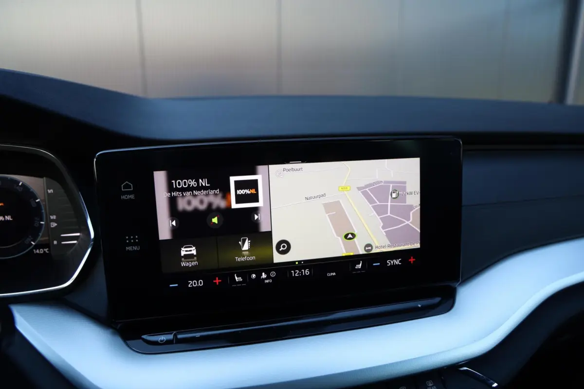 1.0 TSI 110pk Sport Business Stoelverwarming Trekhaak 1e Eigenaar Clima Cruise NL-Auto!