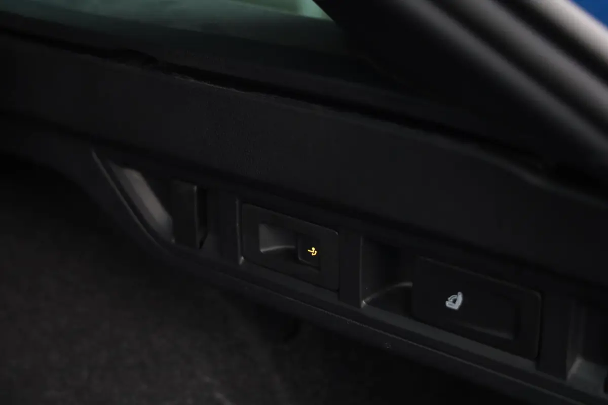 1.0 TSI 110pk Sport Business Stoelverwarming Trekhaak 1e Eigenaar Clima Cruise NL-Auto!