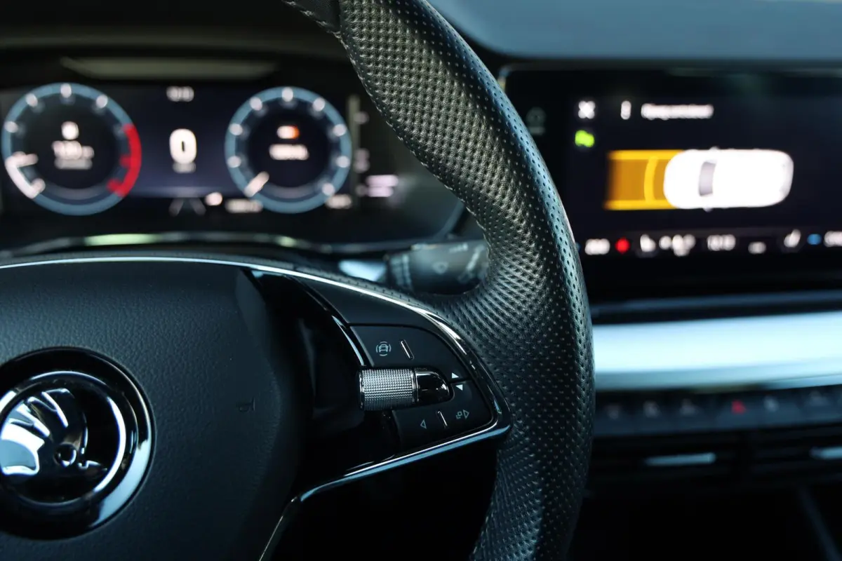 1.0 TSI 110pk Sport Business Stoelverwarming Trekhaak 1e Eigenaar Clima Cruise NL-Auto!
