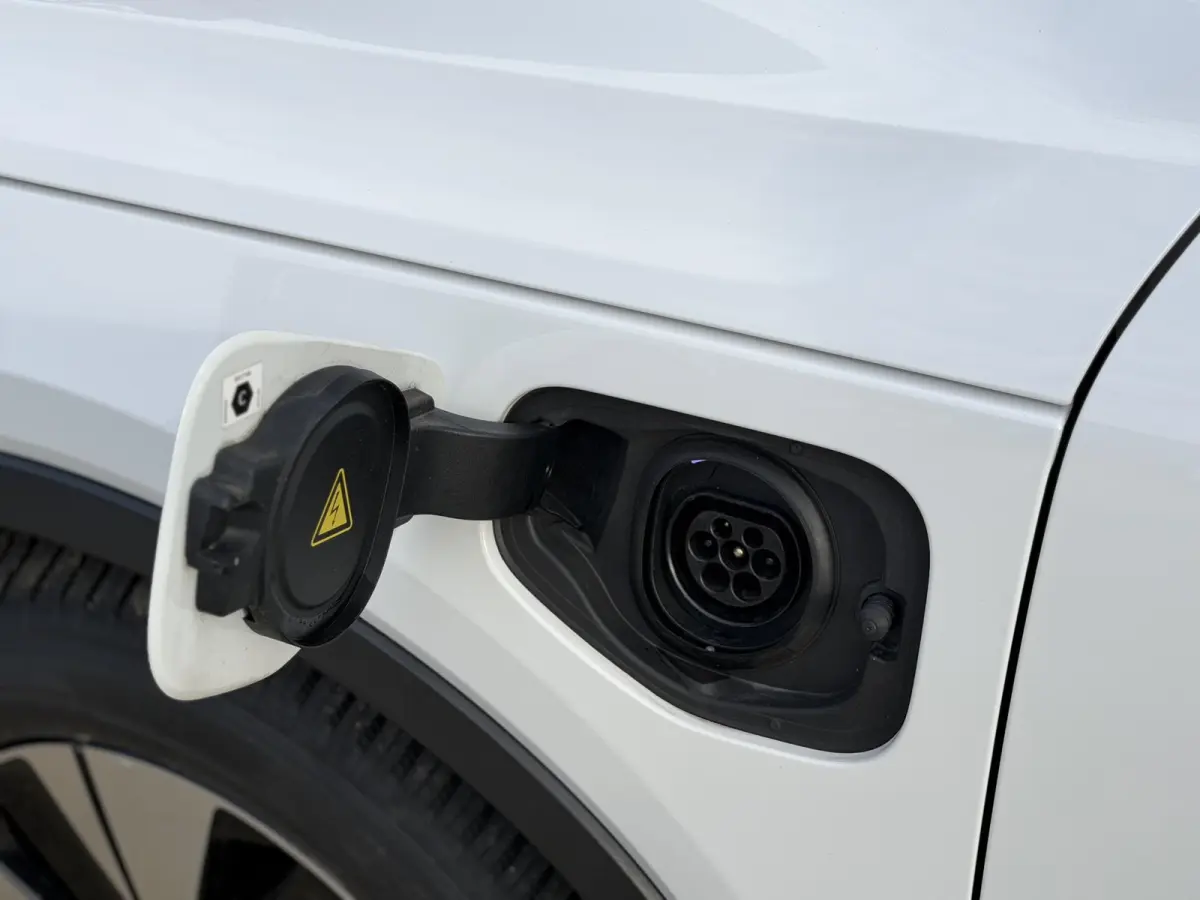 1.5 T4 Inscription Expression PHEV | Zeer Nette Staat | NL AUTO | Achteruitrijcamera | Trekhaak | Elektrische Achterklep | Virtual Cockpit | APK tot 18-09-2027 |