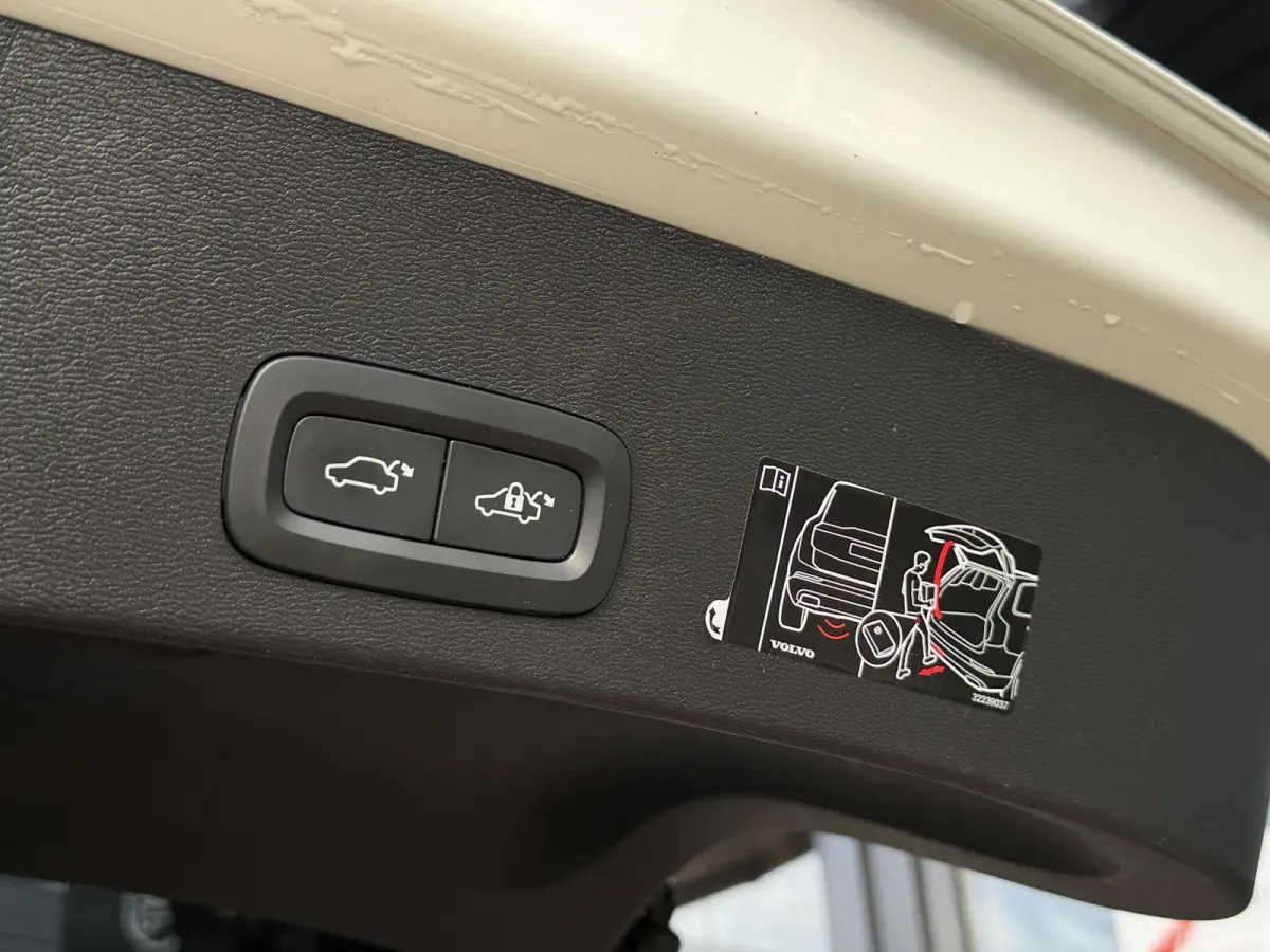 1.5 T4 Inscription Expression PHEV | Zeer Nette Staat | NL AUTO | Achteruitrijcamera | Trekhaak | Elektrische Achterklep | Virtual Cockpit | APK tot 18-09-2027 |