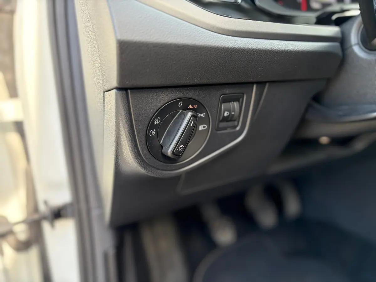 1.0 TSI Highline PANO I 116PK I 1E EIG I CARPLAY I CAMERA I VOLL