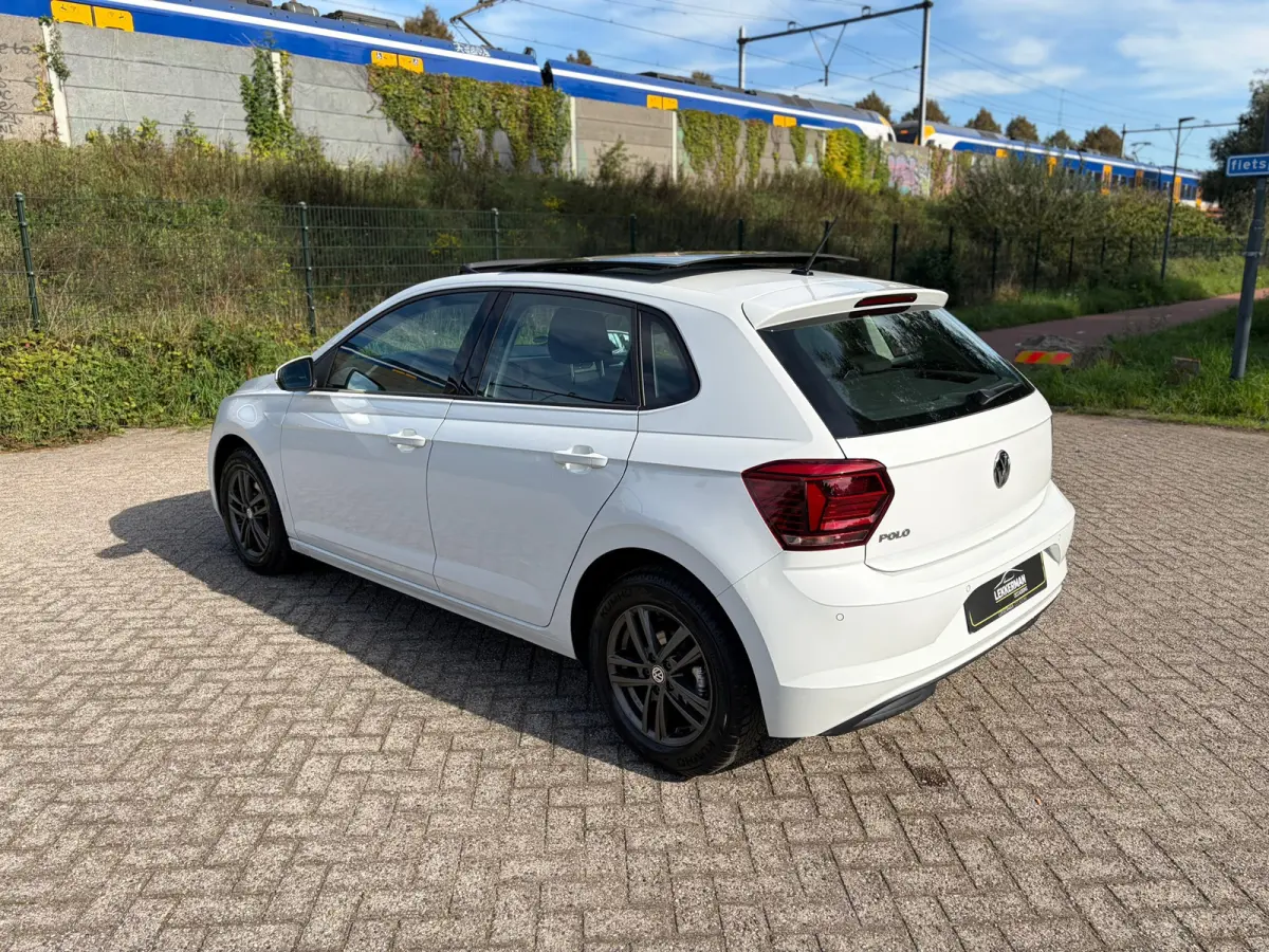 1.0 TSI Highline PANO I 116PK I 1E EIG I CARPLAY I CAMERA I VOLL