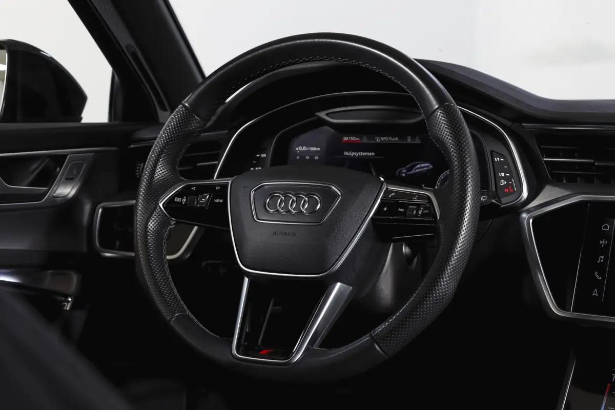 55 TFSI e quattro S edition Competition | S/K-Panodak | Adapt. Cruise | Stoelverw. | PDC | Camera | NAV + App. Connect | ECC | Elek. Klep | LM 21" |