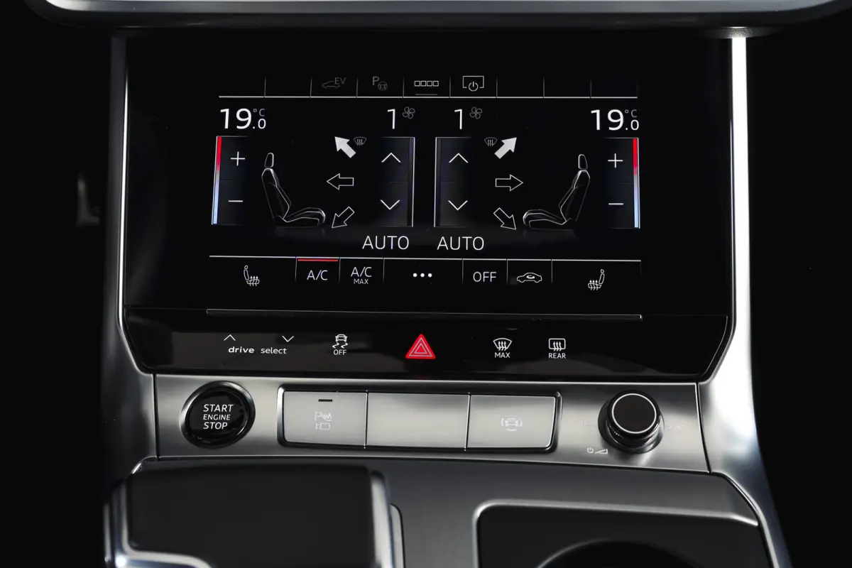 55 TFSI e quattro S edition Competition | S/K-Panodak | Adapt. Cruise | Stoelverw. | PDC | Camera | NAV + App. Connect | ECC | Elek. Klep | LM 21" |