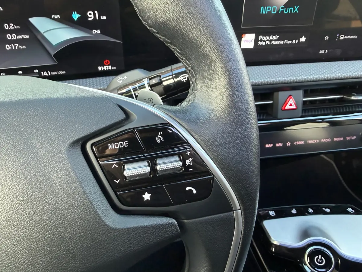 Plus Advanced 77.4 kWh - Automaat - Navi - Panodak - Leder - Org.NL
