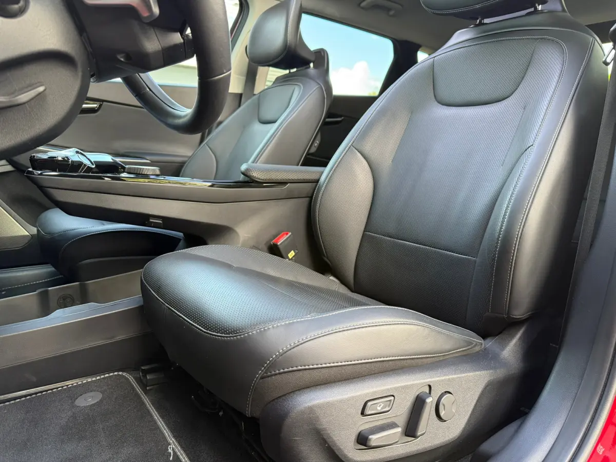 Plus Advanced 77.4 kWh - Automaat - Navi - Panodak - Leder - Org.NL