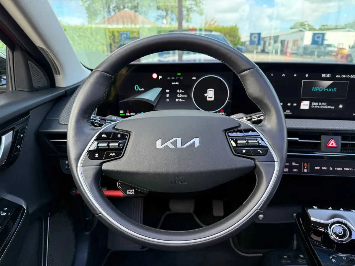 Plus Advanced 77.4 kWh - Automaat - Navi - Panodak - Leder - Org.NL