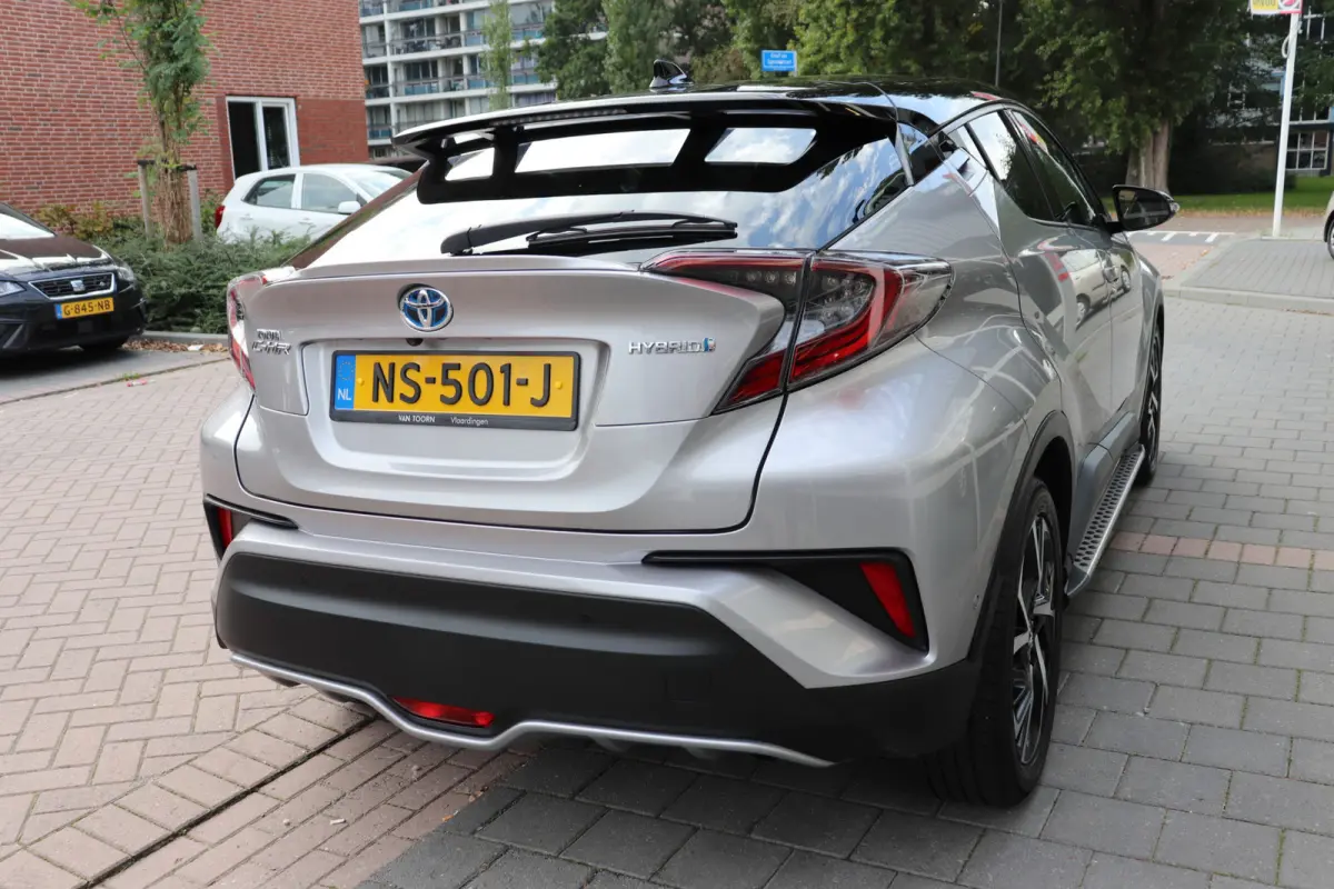 1.8 Hybrid Bi-Tone Automaat. Navigatie, dodehoek, verw. stuur.
