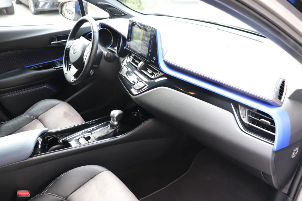 1.8 Hybrid Bi-Tone Automaat. Navigatie, dodehoek, verw. stuur.