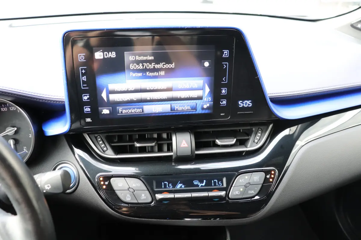 1.8 Hybrid Bi-Tone Automaat. Navigatie, dodehoek, verw. stuur.