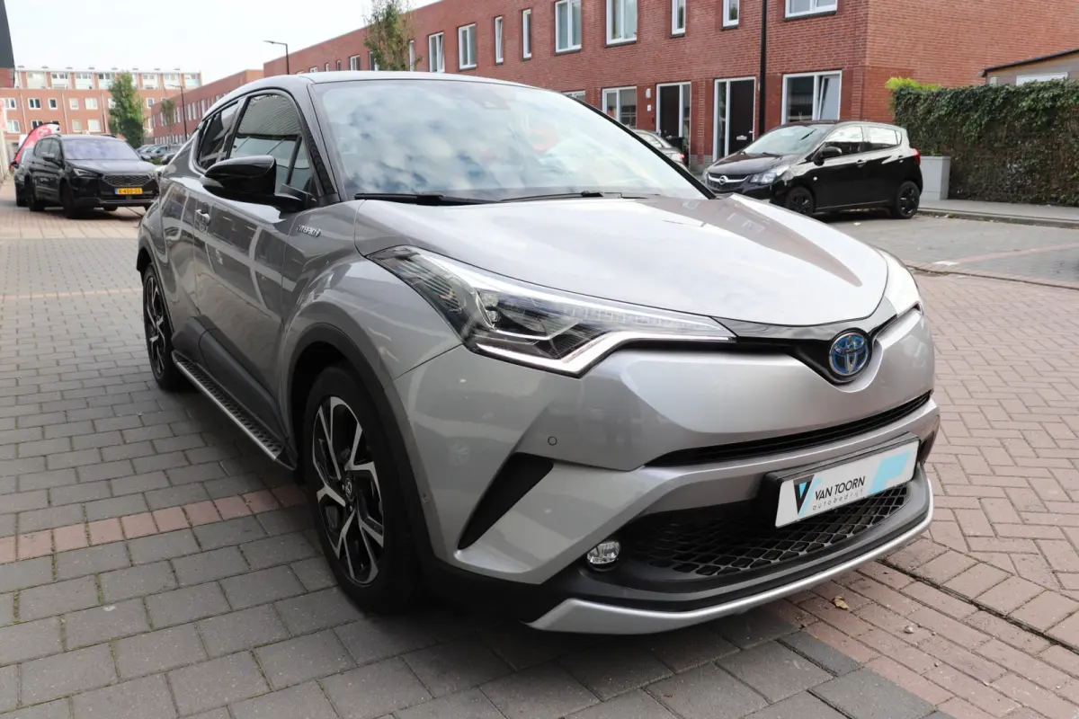 1.8 Hybrid Bi-Tone Automaat. Navigatie, dodehoek, verw. stuur.