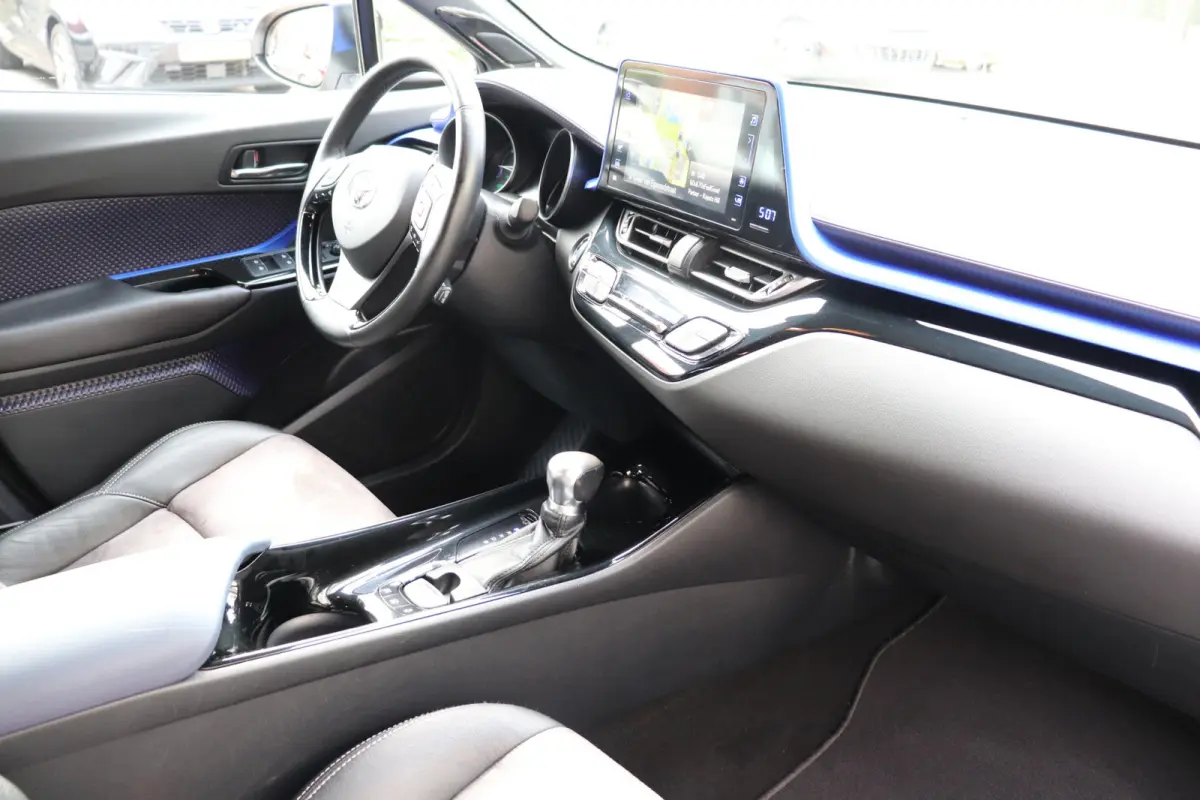 1.8 Hybrid Bi-Tone Automaat. Navigatie, dodehoek, verw. stuur.