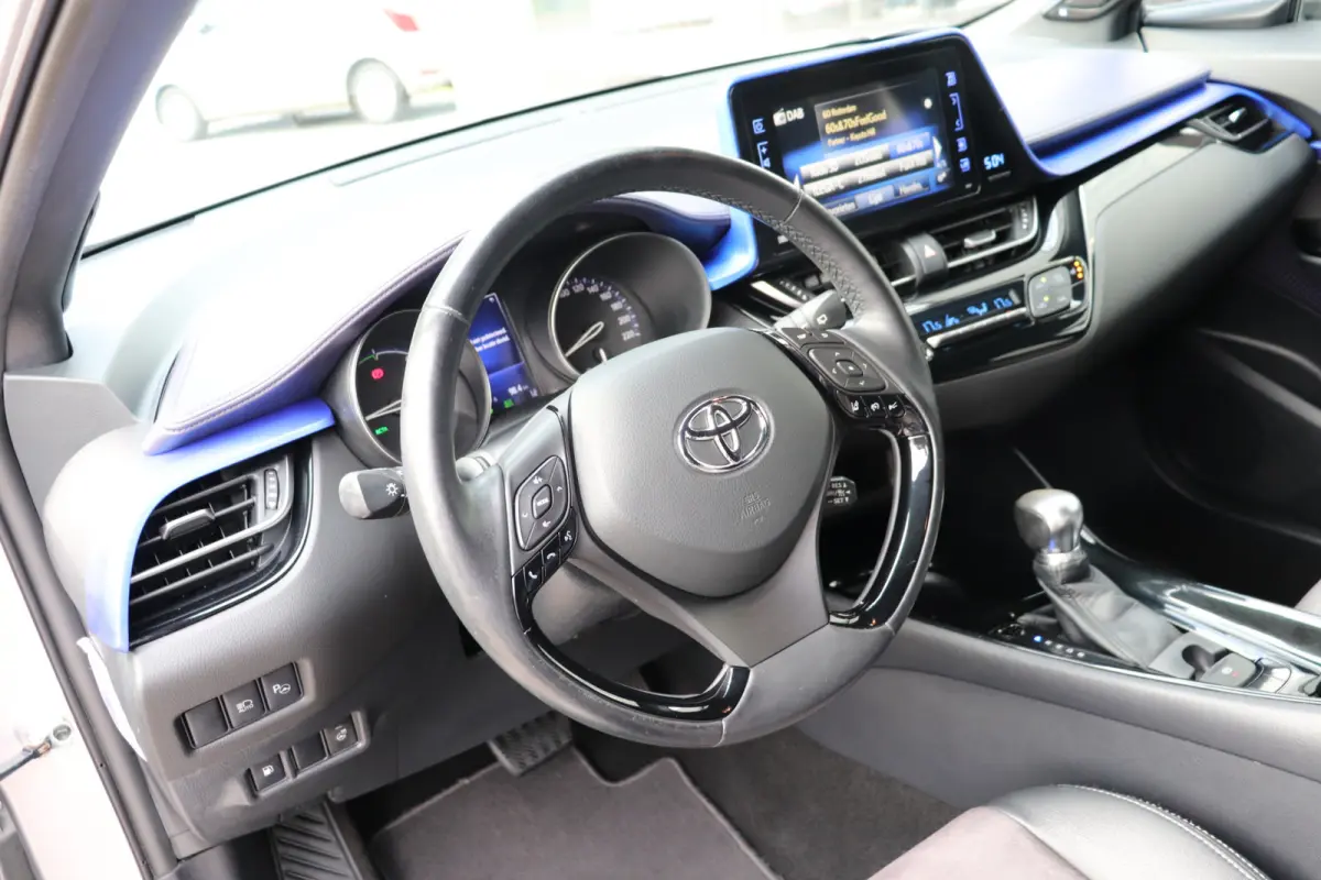 1.8 Hybrid Bi-Tone Automaat. Navigatie, dodehoek, verw. stuur.
