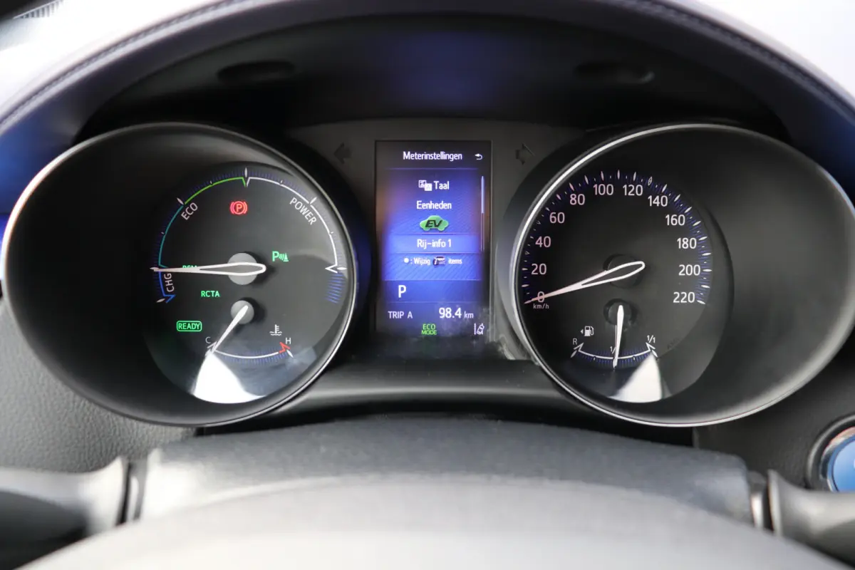1.8 Hybrid Bi-Tone Automaat. Navigatie, dodehoek, verw. stuur.