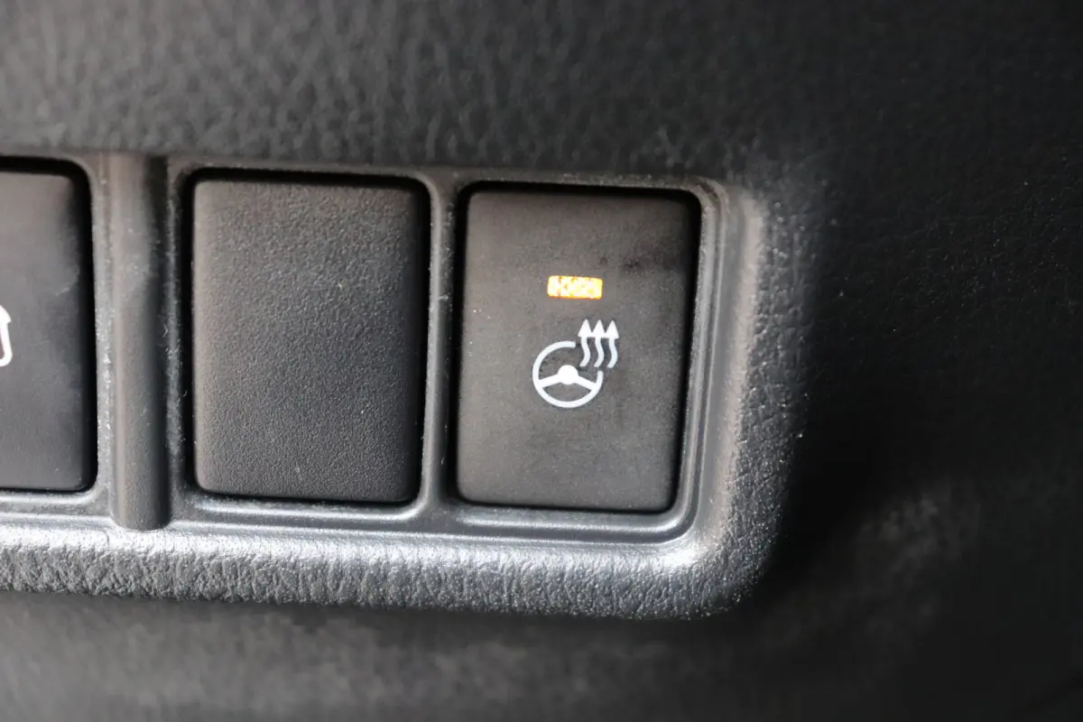 1.8 Hybrid Bi-Tone Automaat. Navigatie, dodehoek, verw. stuur.