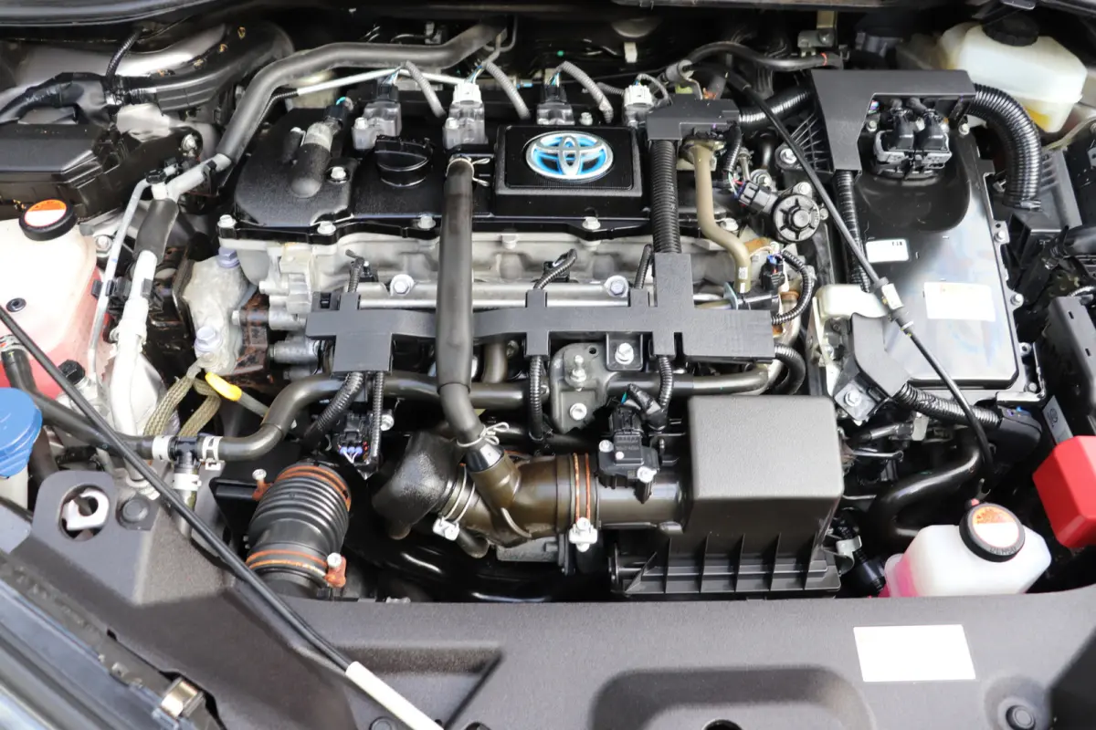 1.8 Hybrid Bi-Tone Automaat. Navigatie, dodehoek, verw. stuur.