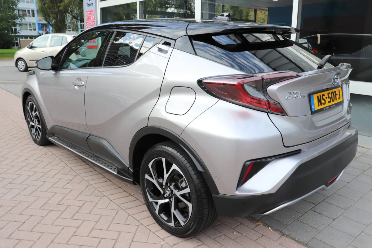 1.8 Hybrid Bi-Tone Automaat. Navigatie, dodehoek, verw. stuur.