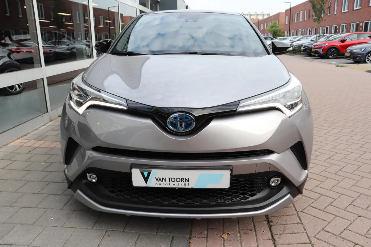 1.8 Hybrid Bi-Tone Automaat. Navigatie, dodehoek, verw. stuur.