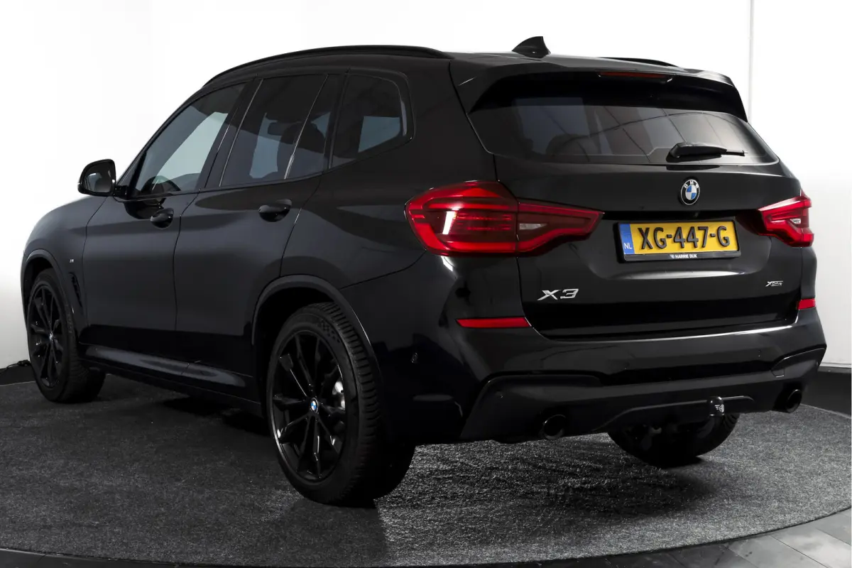 xDrive20i 184 PK High Executive Org. NL | M-Sport | Afn. Trekhaak | All season | Cruise | Stoelverw. | PDC | Camera | NAV | ECC | Elek. Klep | LM 20" |