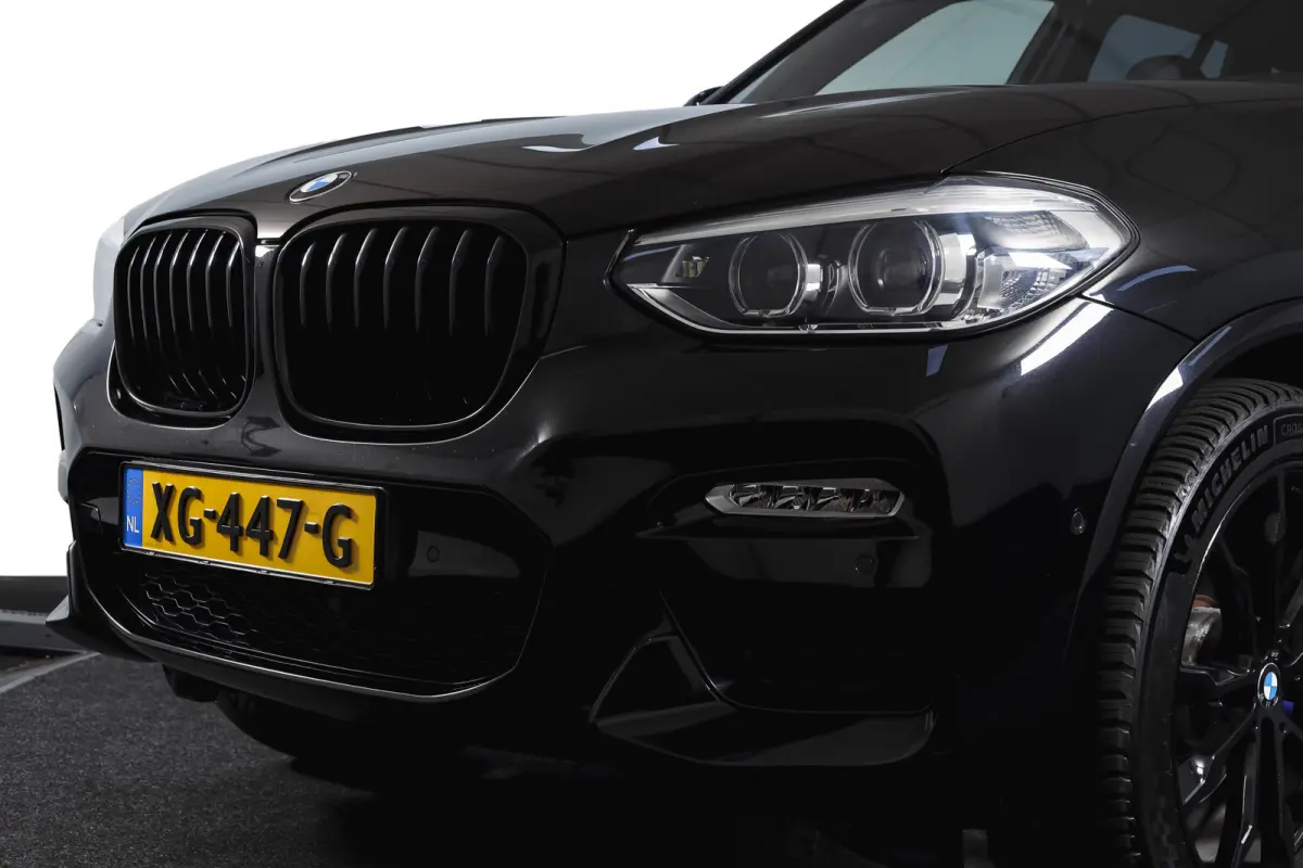 xDrive20i 184 PK High Executive Org. NL | M-Sport | Afn. Trekhaak | All season | Cruise | Stoelverw. | PDC | Camera | NAV | ECC | Elek. Klep | LM 20" |
