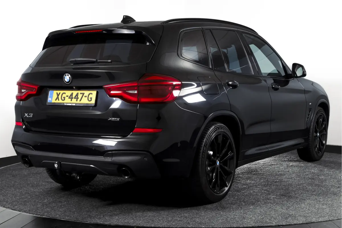 xDrive20i 184 PK High Executive Org. NL | M-Sport | Afn. Trekhaak | All season | Cruise | Stoelverw. | PDC | Camera | NAV | ECC | Elek. Klep | LM 20" |