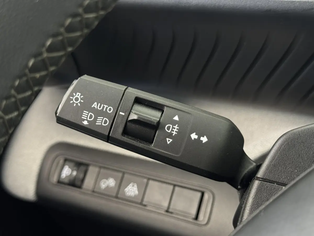 1.2 Hybrid 145pk Plus | Automaat | Camera | Carplay | Clima | Navi by app | Lm velgen | ( Vestiging - Vianen )