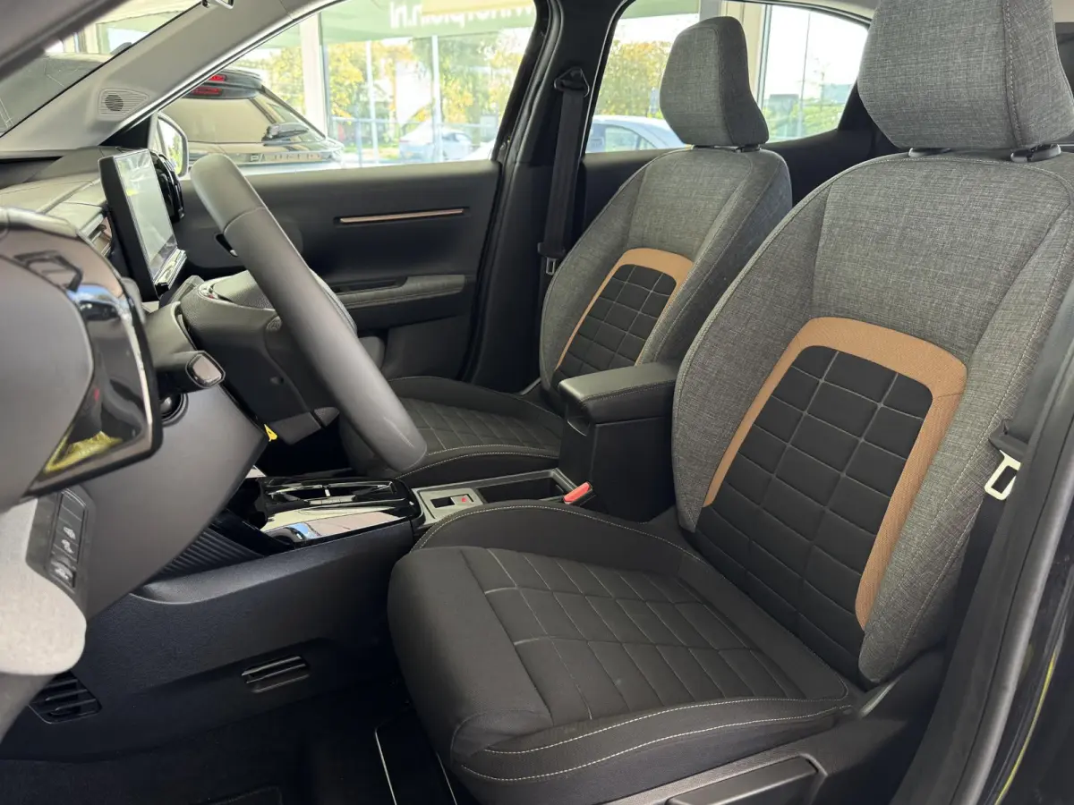 1.2 Hybrid 145pk Plus | Automaat | Camera | Carplay | Clima | Navi by app | Lm velgen | ( Vestiging - Vianen )
