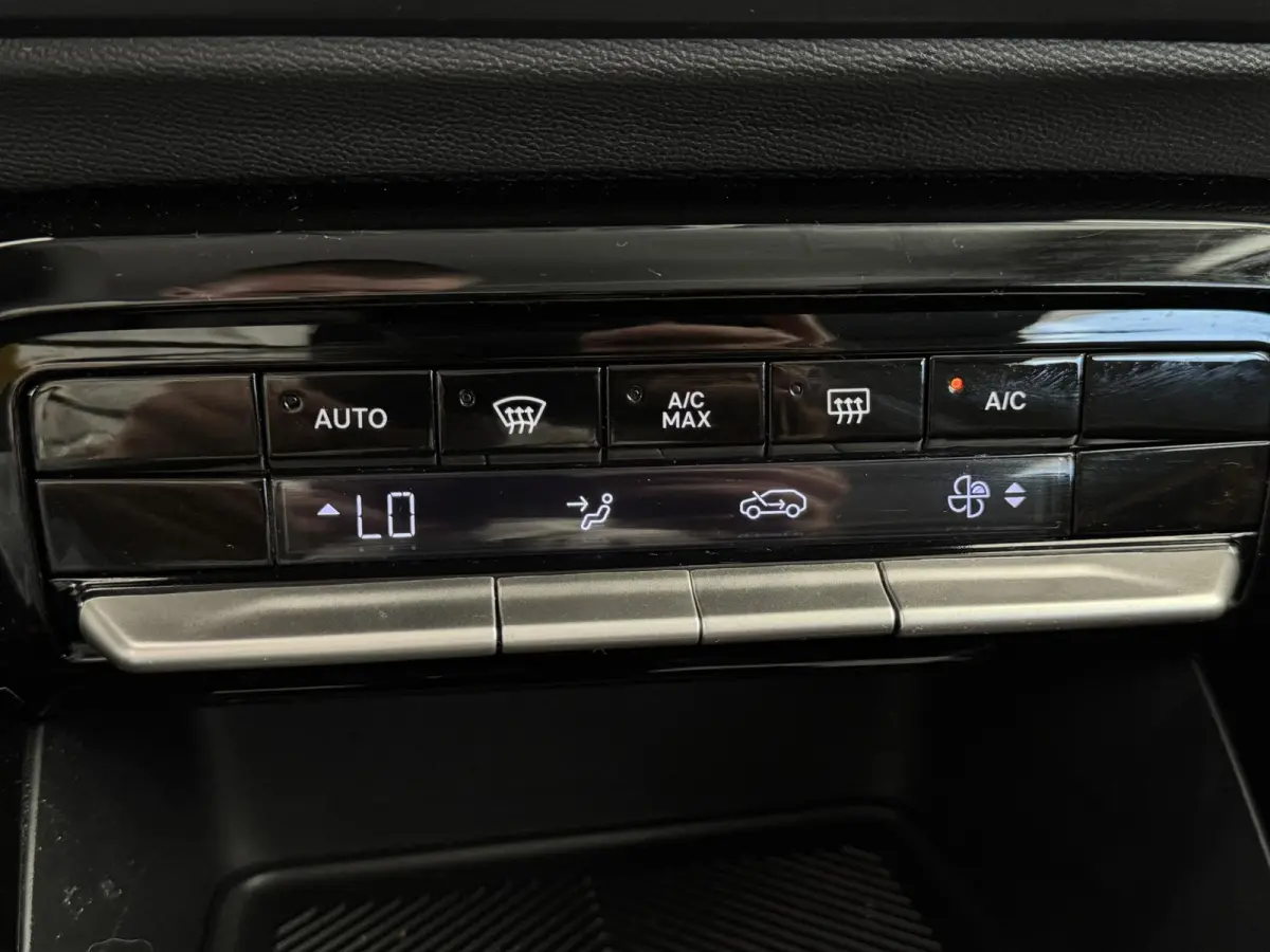 1.2 Hybrid 145pk Plus | Automaat | Camera | Carplay | Clima | Navi by app | Lm velgen | ( Vestiging - Vianen )